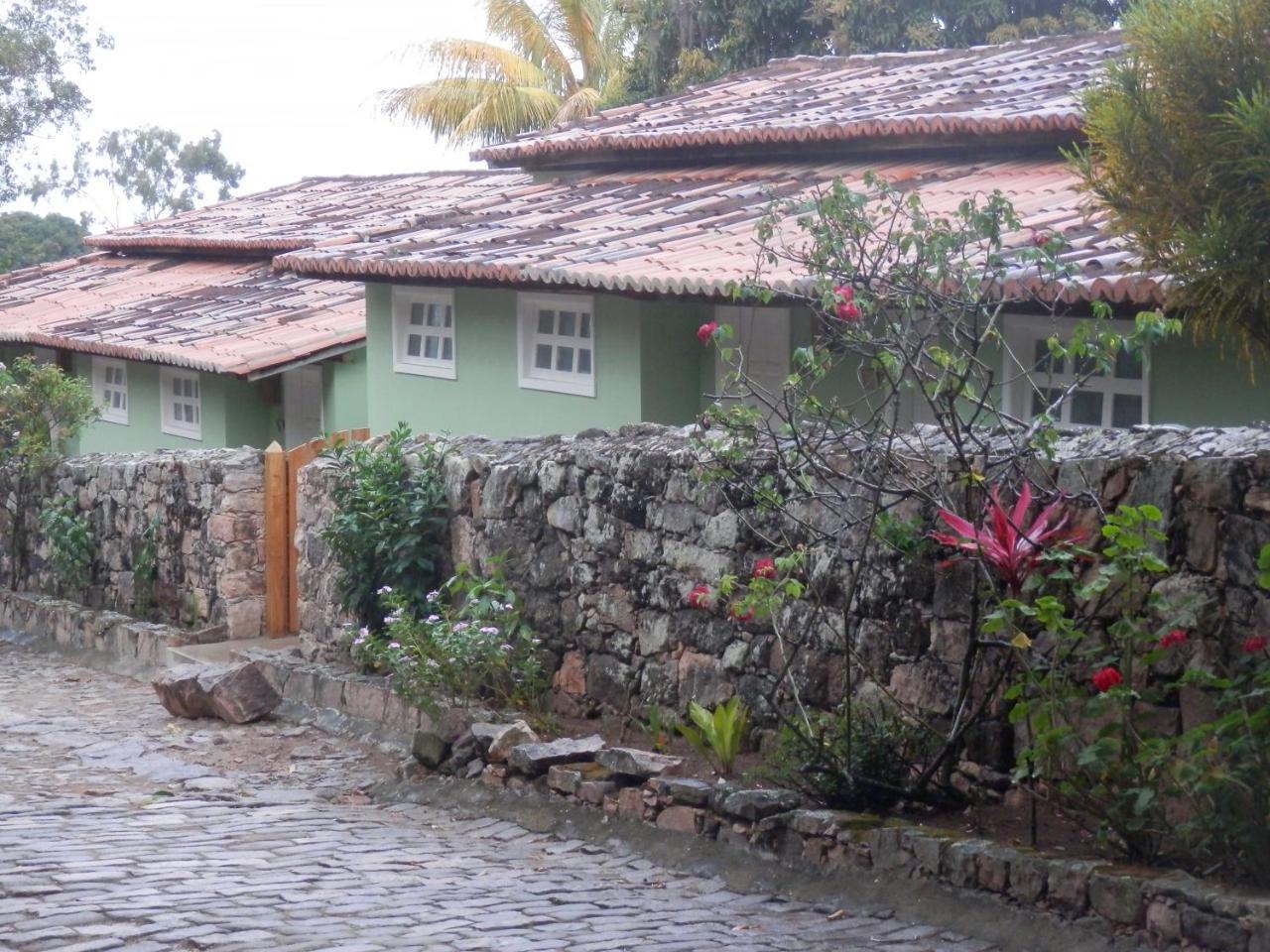 Pousada Pedras De Igatu Exteriör bild