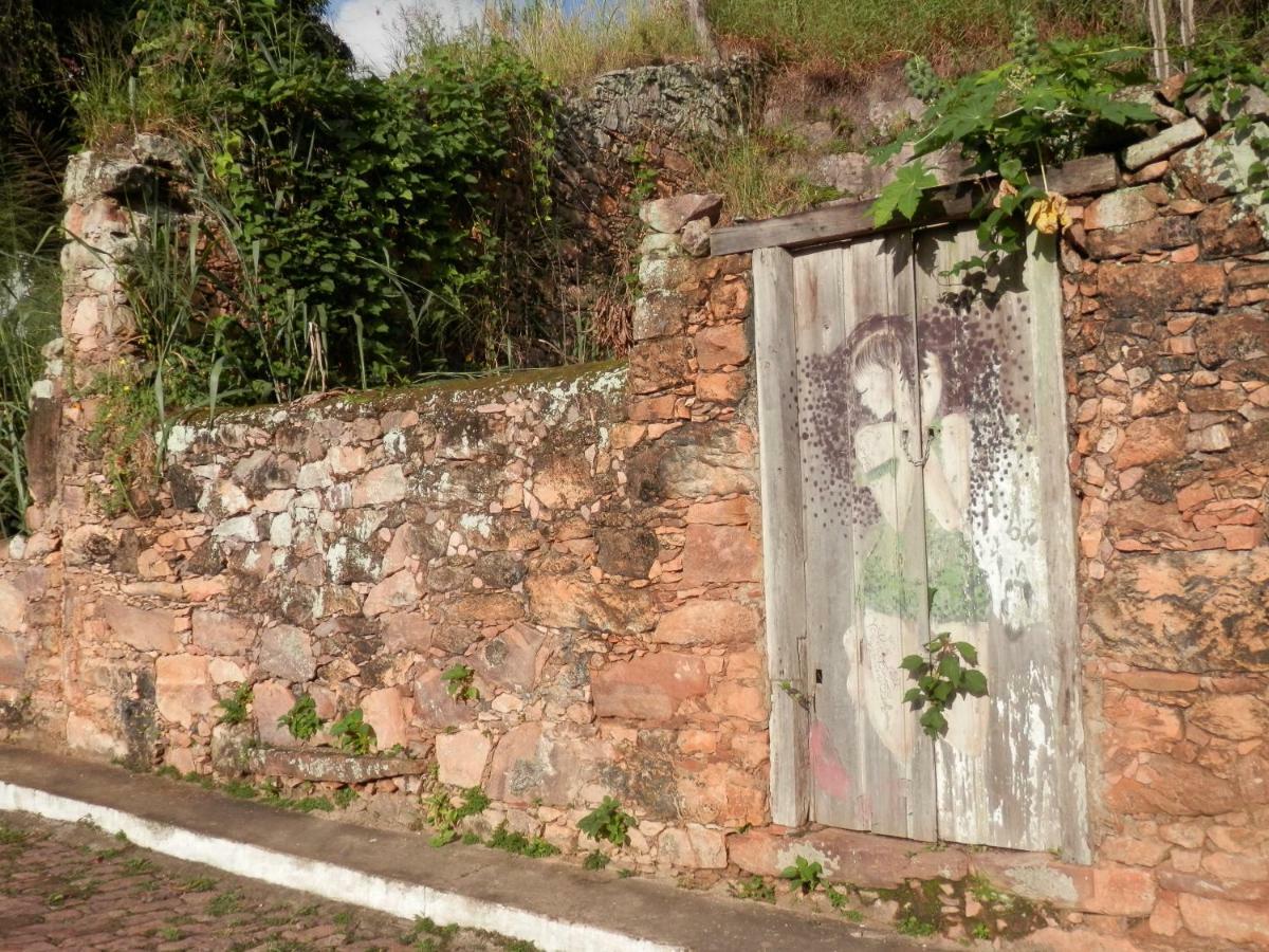Pousada Pedras De Igatu Exteriör bild